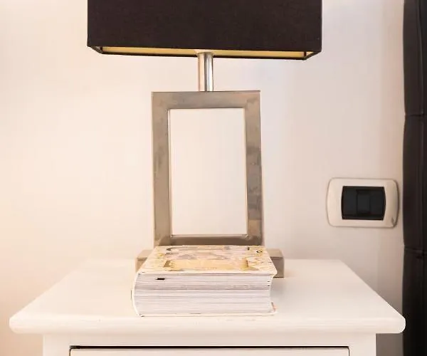 Apartment Deza Cozy Place In Monti Rom