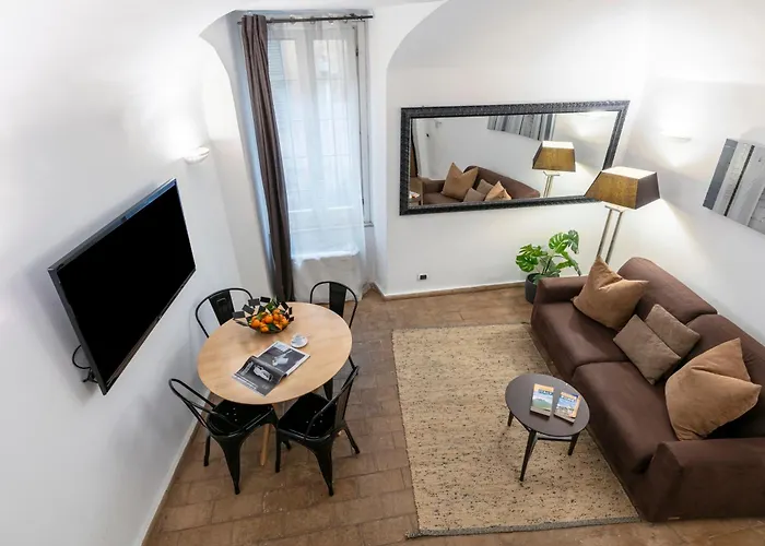 Apartment Deza Cozy Place In Monti Rom