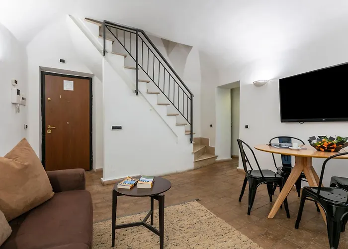 Apartment Deza Cozy Place In Monti Rom